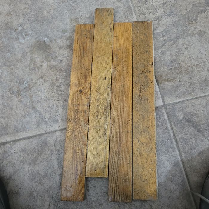 Продам паркет дубовый  размер  400×45