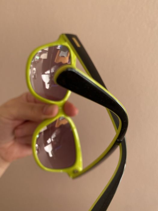 Nowe okulary przeciwsloneczne monarii z futerałem