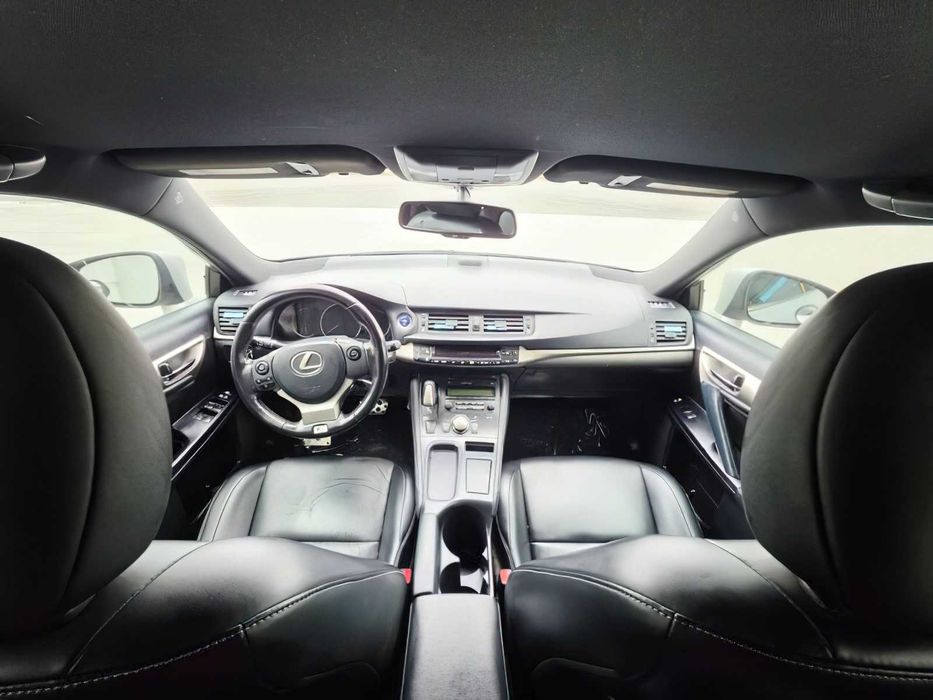 Lexus CT 200h      2017