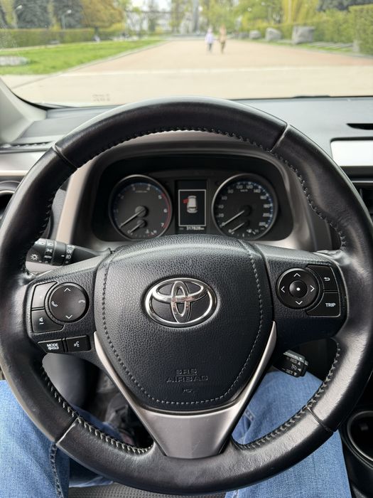 Продаж Toyota RAV4 2016 2.2 diesel механіка