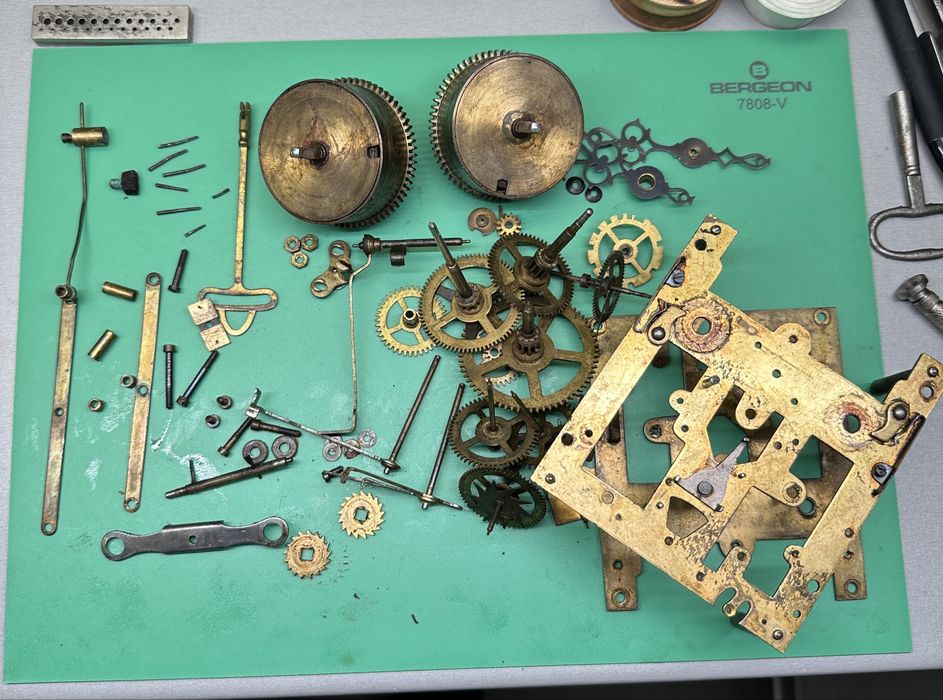 Zegarmistrz. Naprawa mechanizmów zegarowych