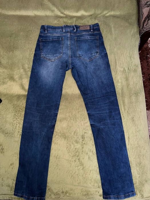 Продам джинсы  Pull and bear