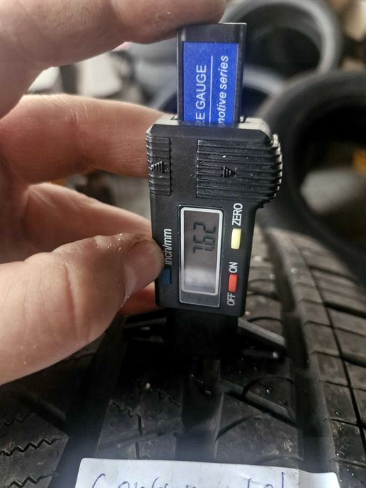 Opony Continental Crosscontact XL 107v 235.60r18 2019r  lato