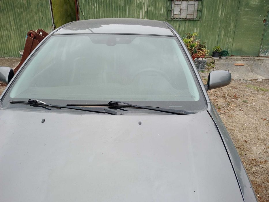 Toyota Avensis 1.6 2005 (acidentado)