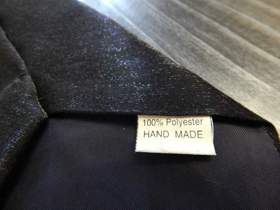 Стильный мужской галстук.