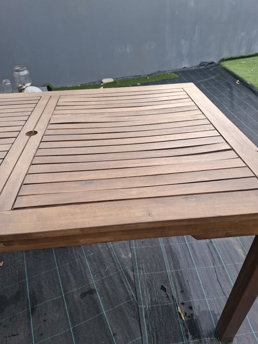 Mesa de madeira jardim