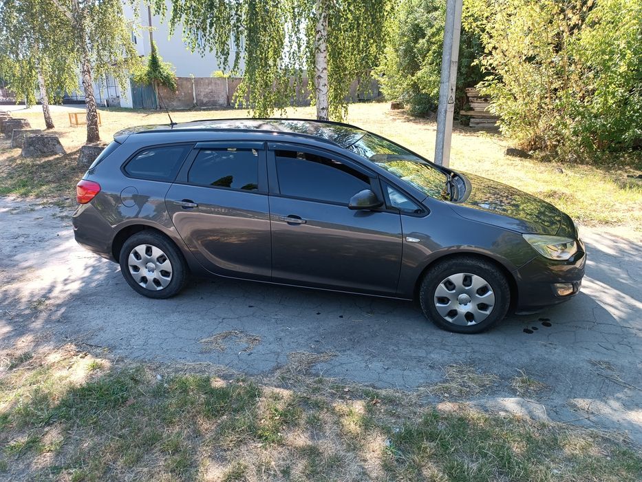 Продам Opel astra j