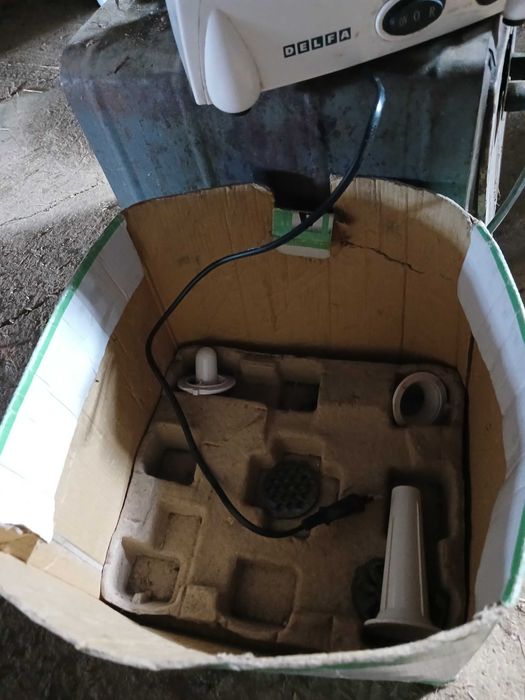 Продам хлiбопiчку.духовку.мясорубку.