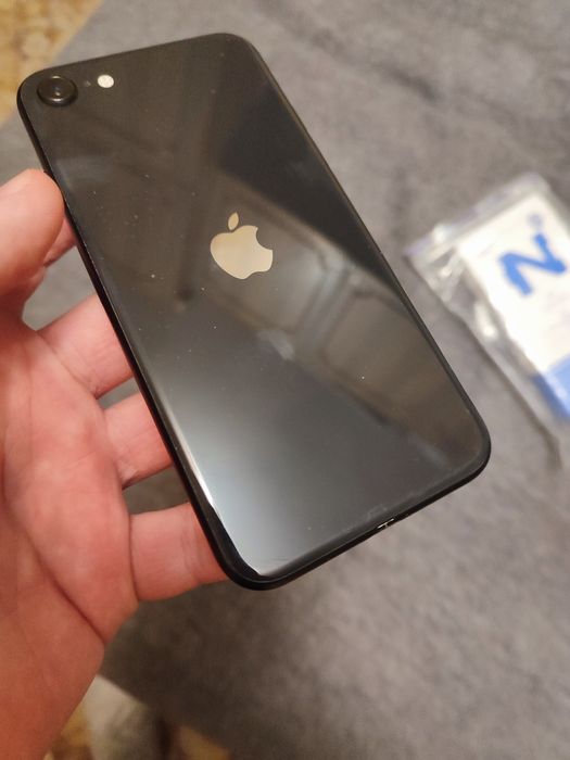 Продам iPhone SE2020 64gb 100% АКБ Noverlock