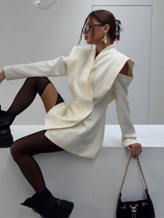 Жіноча сукня-піджак в трендових кольорах