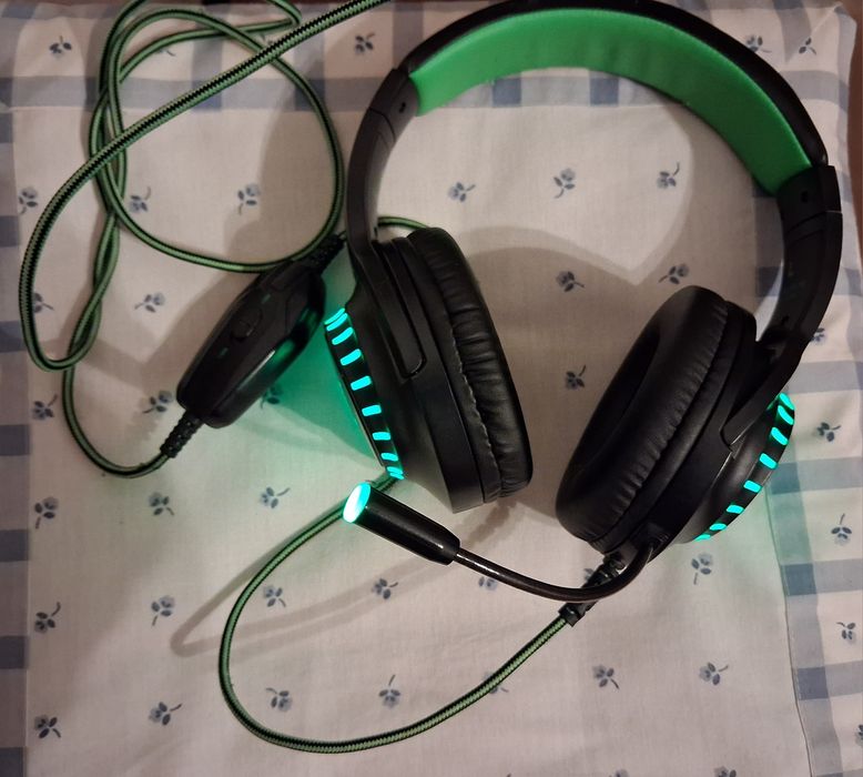 Headset Gaming LED Green – Som Imersivo c/ Comando no Cabo