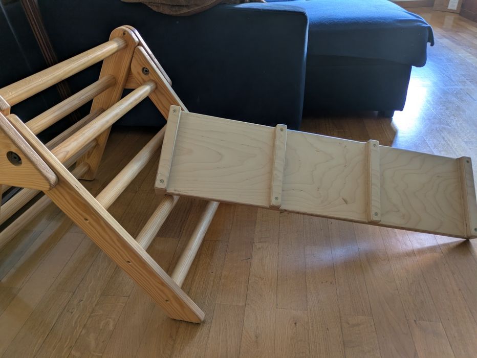 Triângulo pikler Montessori