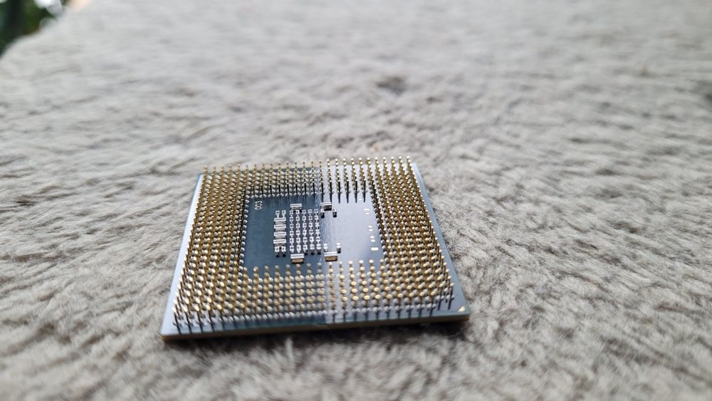 Core2Duo T5800, 2x1GB DDR2 667 MHz, karta wifi, modem i nagrywarka dvd