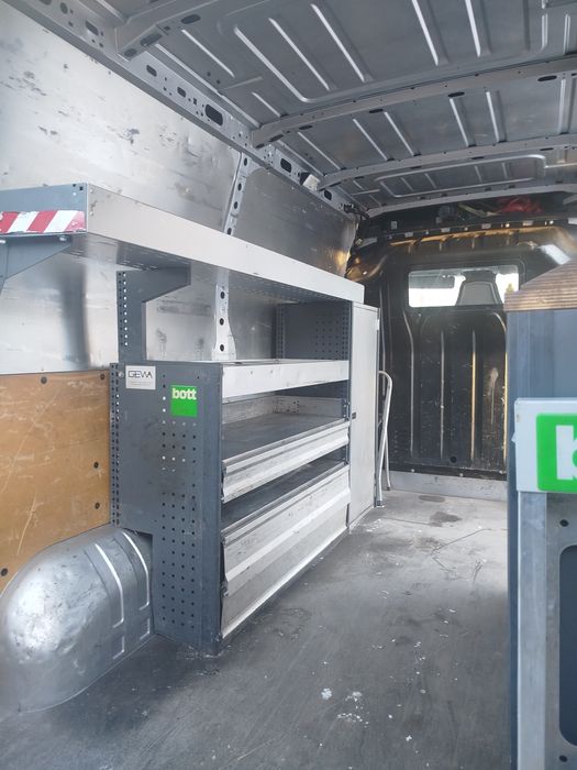 Zabudowa warsztatowa bott