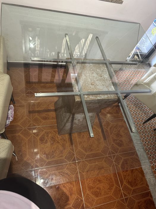 Vendo mesa de jantar + 8 cadeiras