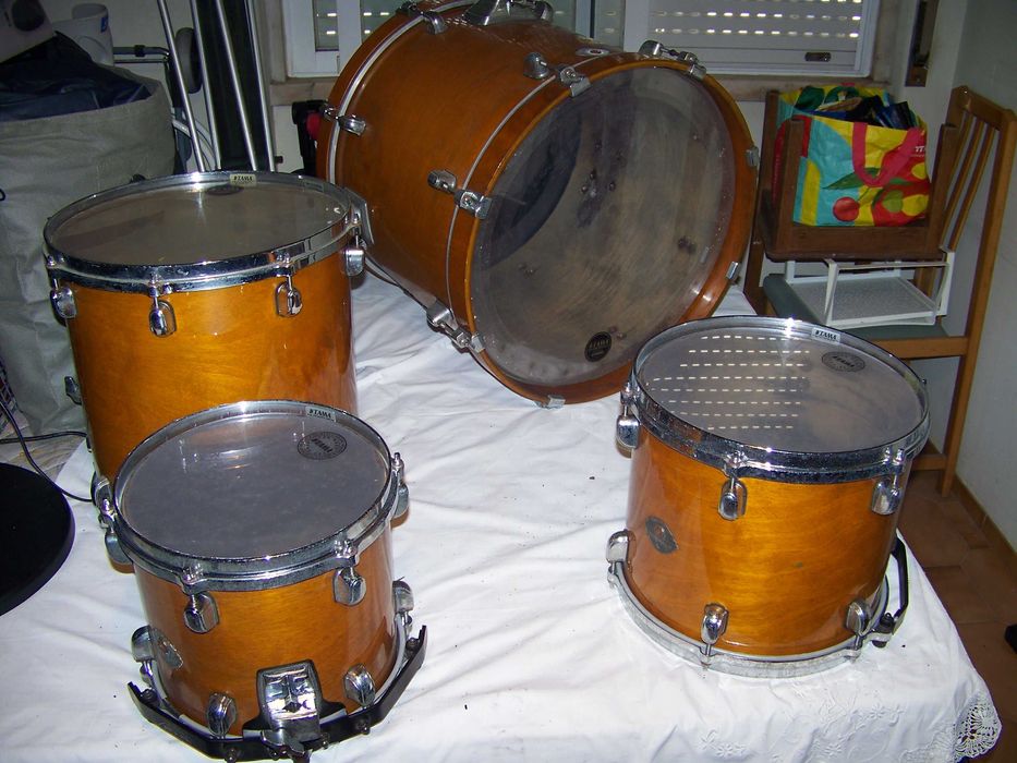 tambores de uma bateria TAMA star classic