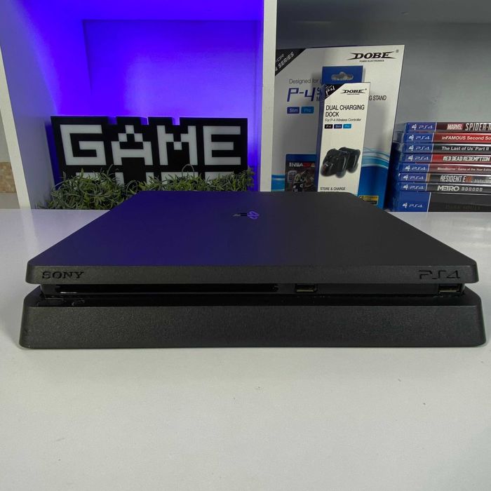 Консоль Sony PlayStation 4 Slim 500GB Black PS4 Slim Чорна Вживана