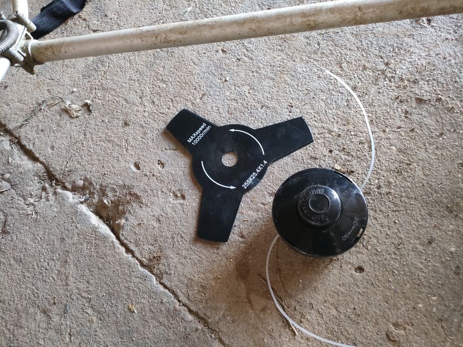 Conjunto roçadora e motosserra