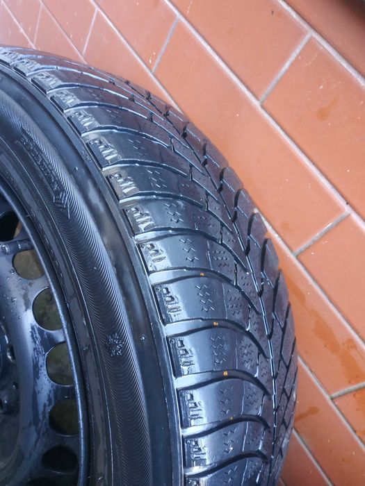 opony zimowe na stalowej feldze BMW