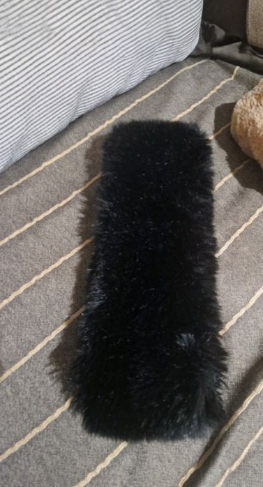 Cachecol e  gola de pele artificial