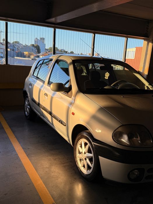 Renault Clio II 1.2 RXE – Gasolina | Ano 2000