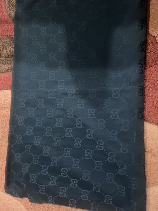 Продам жіночий шарф gucci