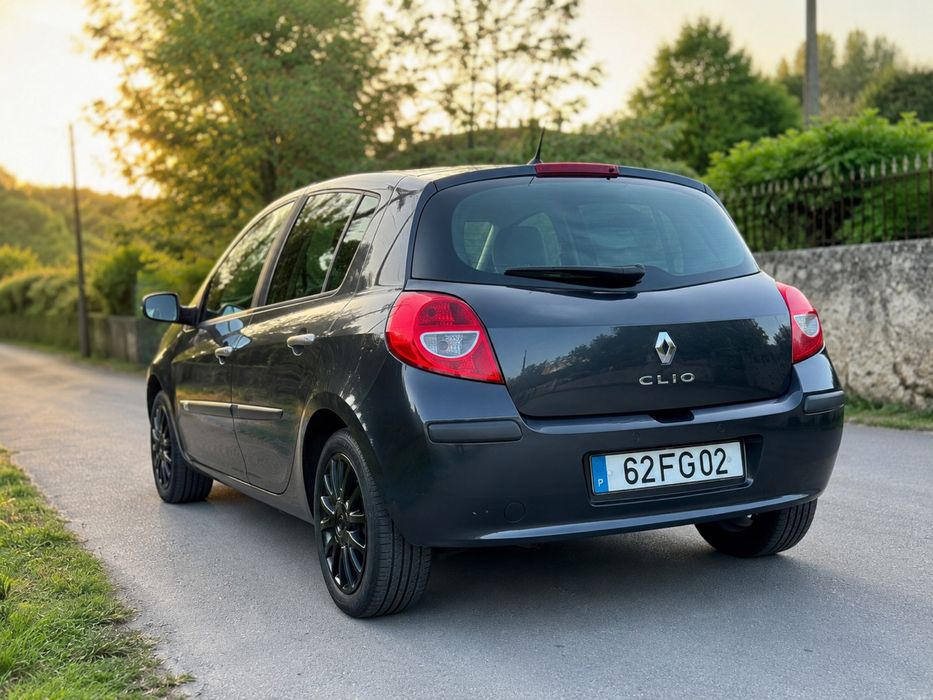 Renault Clio III 2008 Revisões todas na marca!