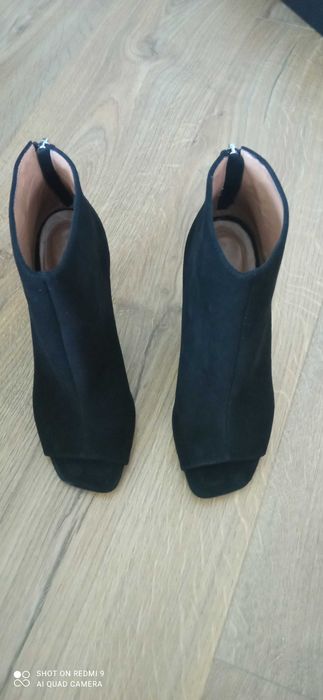 Prześliczne botki Kazar