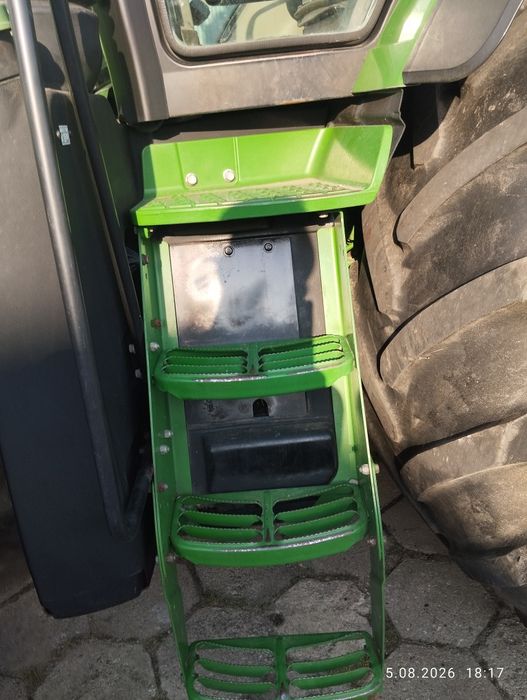 Ciągnik John Deere 7230R