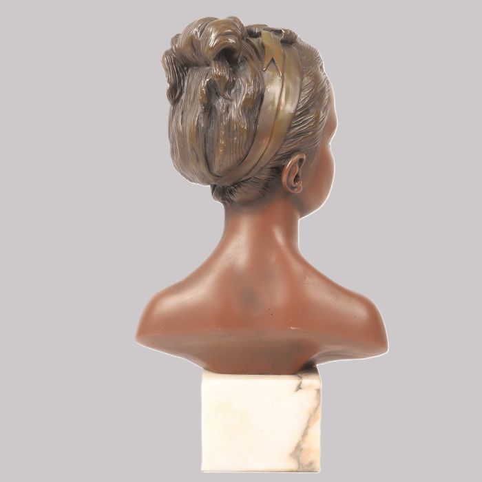 "Mademoiselle Brongniart" popiersie wg Jean-Antoine Houdon