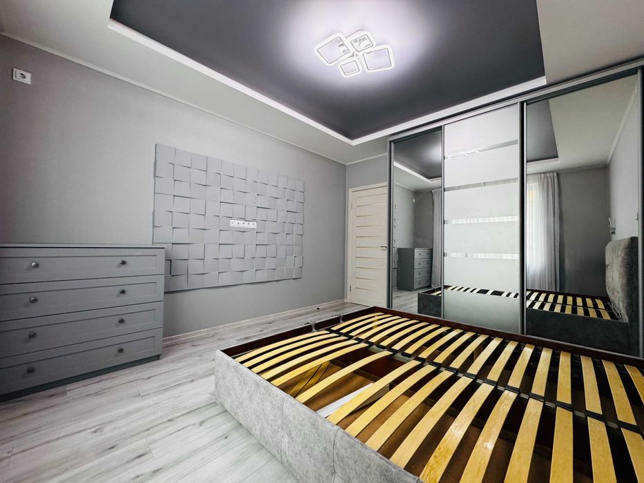 Продаж 2-кімнатна квартира Центральний Парк