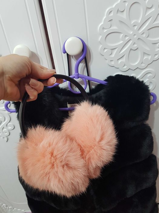 Тепленька жилетка на дівчинку 8 р.