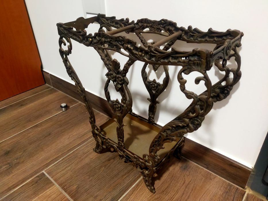 Chapeleira Dourada Antiga