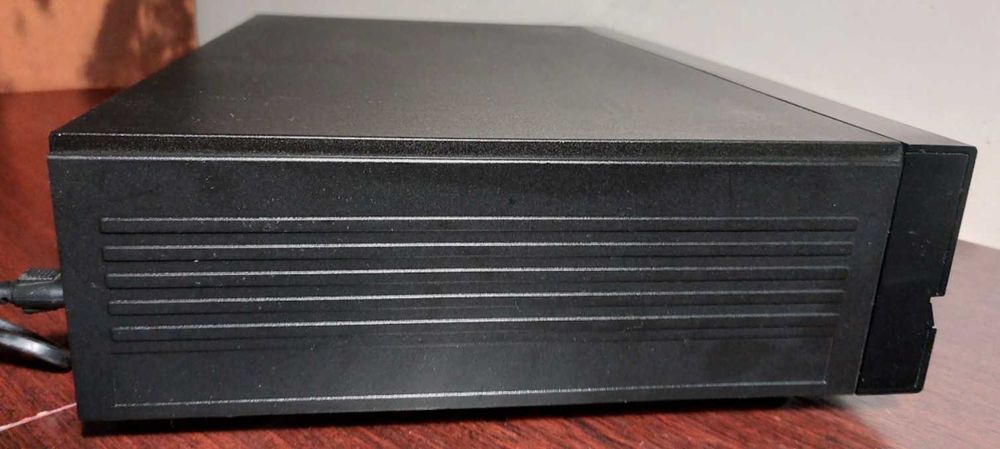 CD програвач Philips CD614