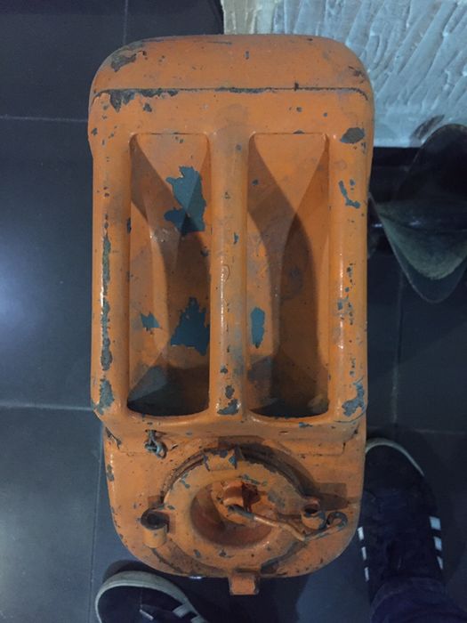 jarrican bidon em metal para combustivel  vintage