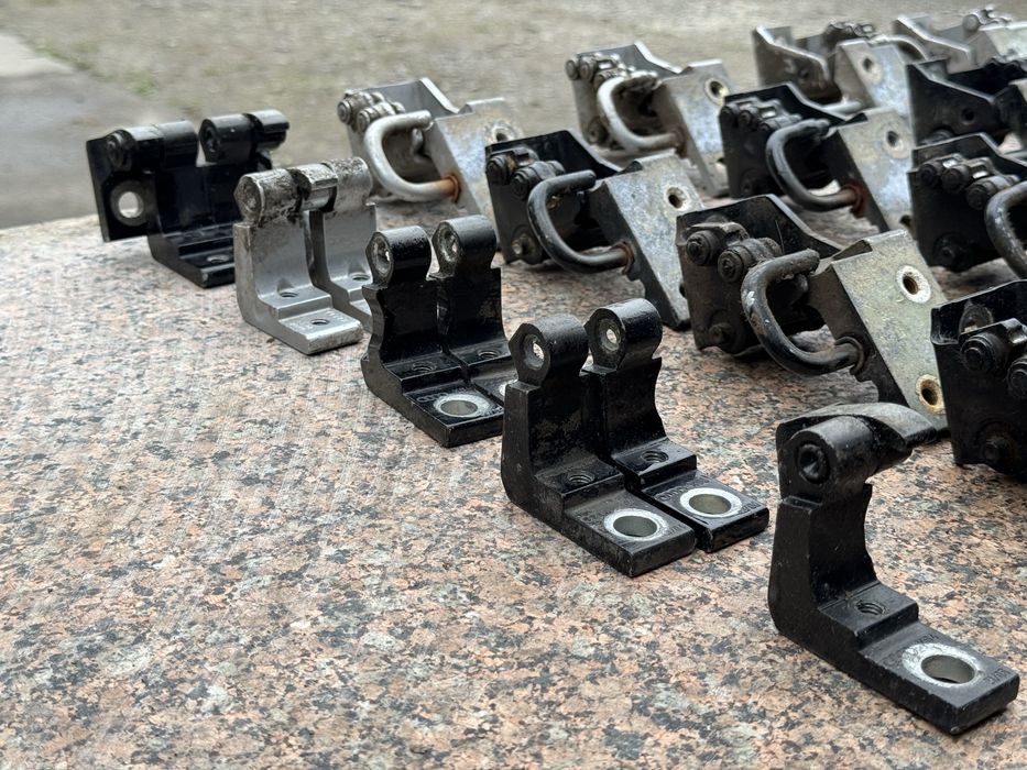 Петля дверей Audi a6 c6 петлі завіси двери двері ауді а4 б7