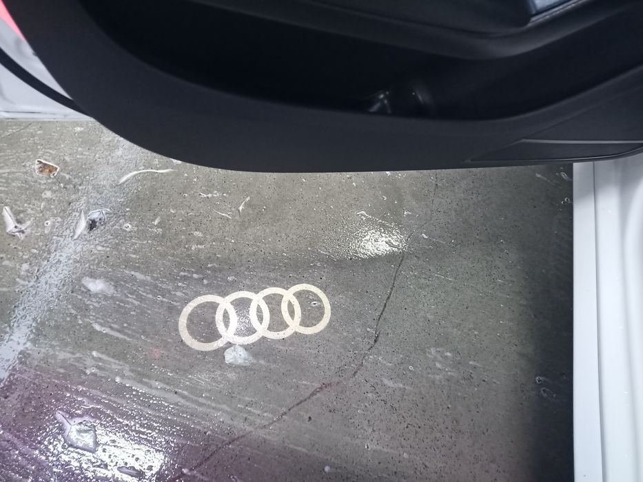 Ауді А4б8 з гарантією