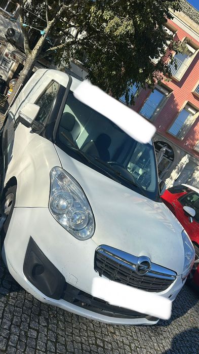 Opel combo cdti com frio