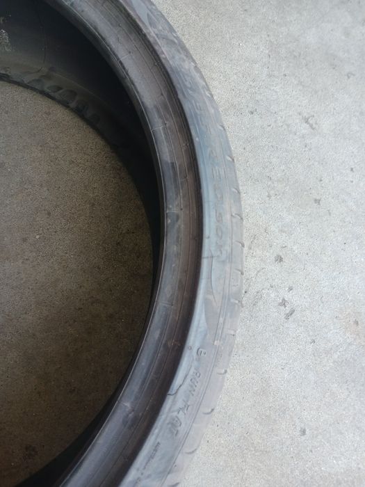 Vendo pneus semi-novos 225/35/20 Pirelli