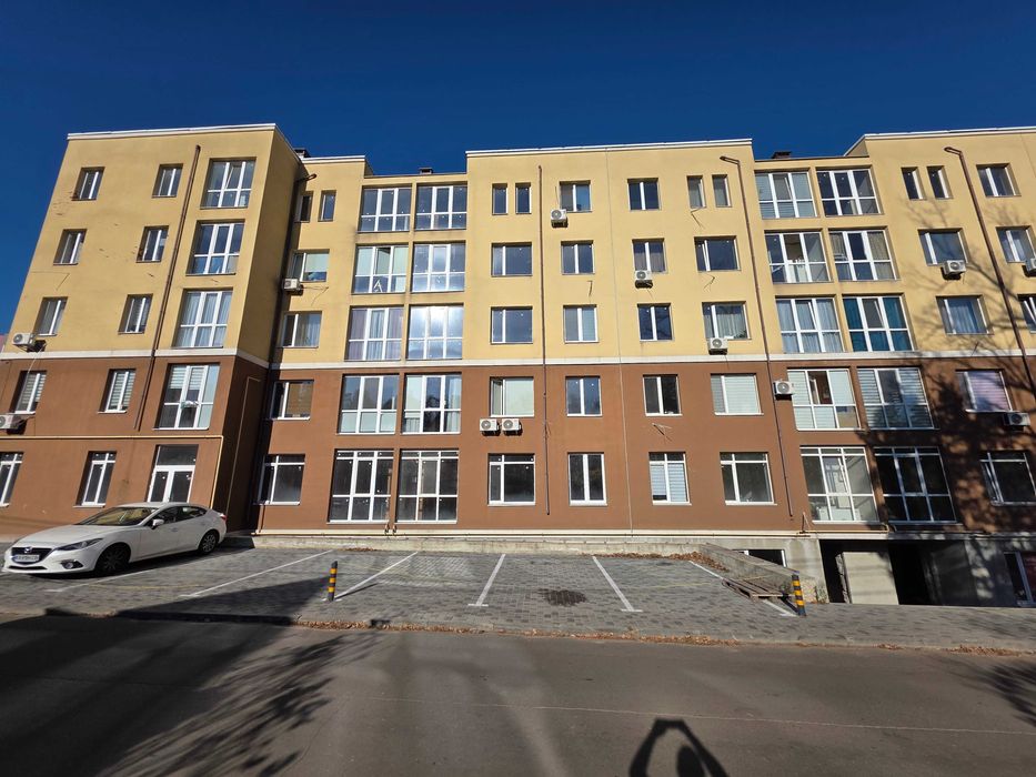 Оренда однокімнатна квартира з ремонтом та своїм паркомісцем парк Мами