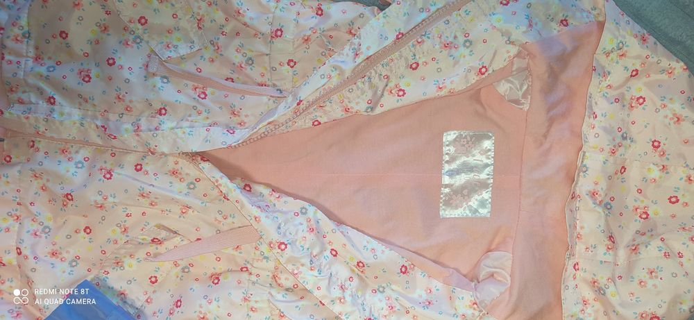 Продам куртку, ветровку. 2-6 лет.