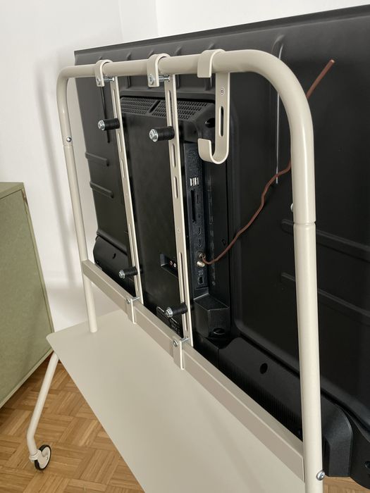 Suporte TV bege JYSK