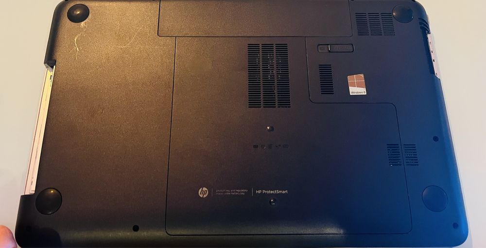 HP Laptop without HDD or SSD – See description64730147891075124