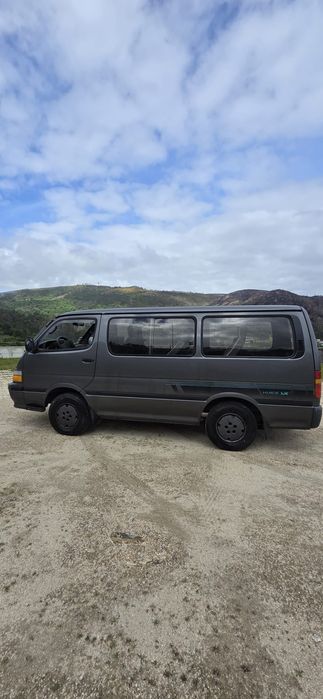 Toyota Hiace 2.4D 9 lugares