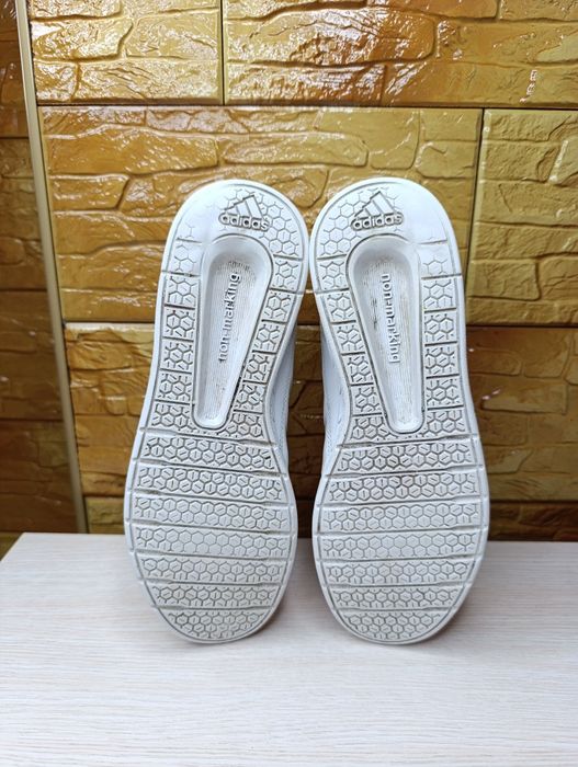 Кросівки жіночі Adidas
