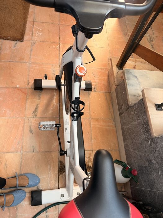 Bicicleta estatica como nova