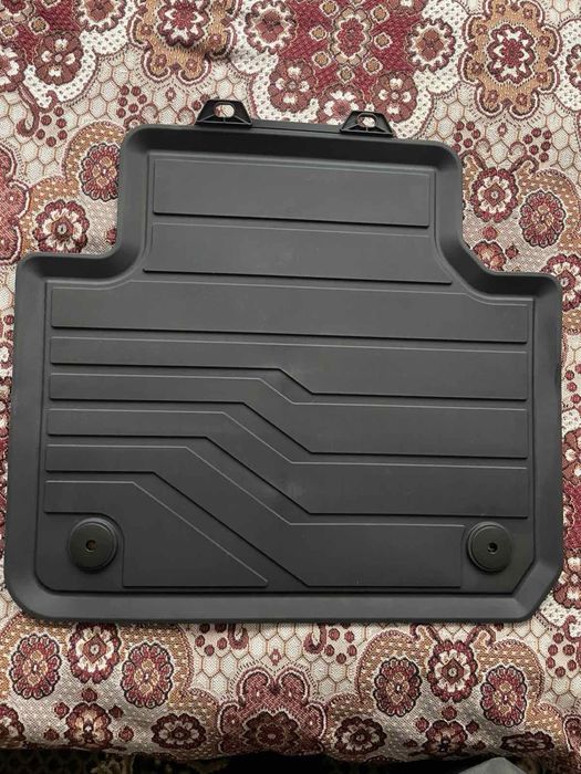 Продам нові оригінальні килимки Volkswagen Touareg III-покоління