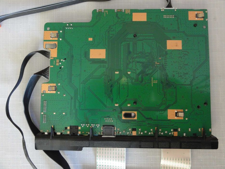 Płyta sygnałowa Samsung UE 5570 U