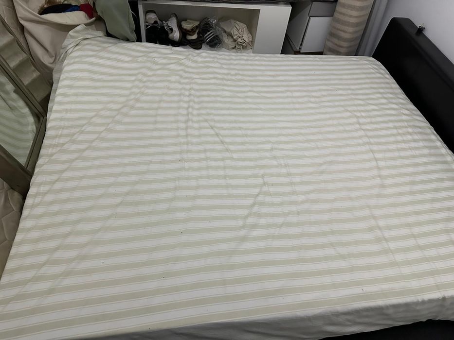 Cama casal com colchão- Usado