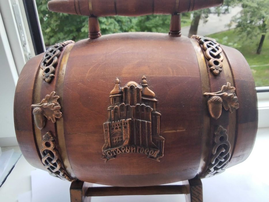 Бочка з емблемою Києва, оброблена міддю ручна робота